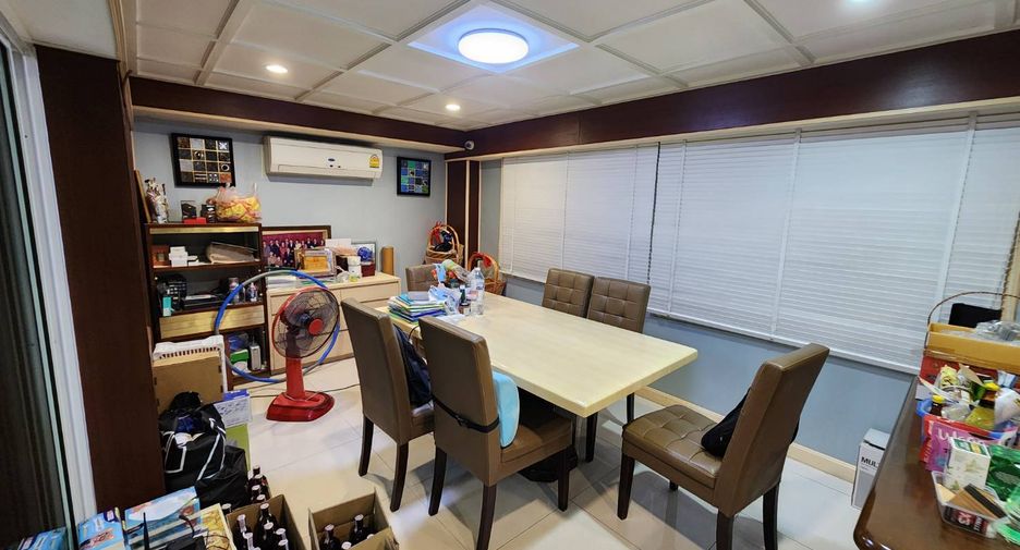 For sale 191 bed apartment in Wang Thonglang, Bangkok