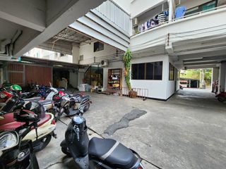 For sale 191 bed apartment in Wang Thonglang, Bangkok