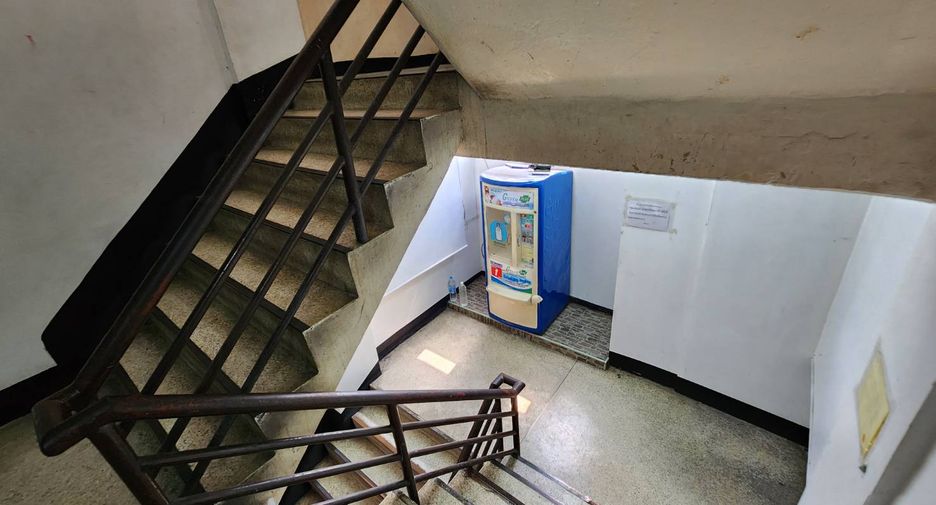 For sale 191 bed apartment in Wang Thonglang, Bangkok