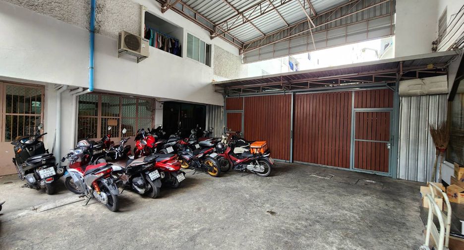 For sale 191 bed apartment in Wang Thonglang, Bangkok
