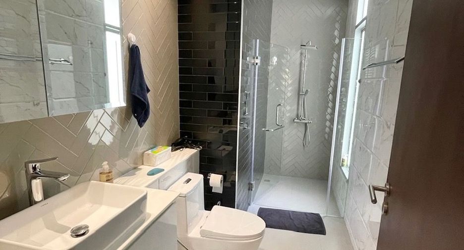 For rent 3 ベッドルーム villa in Sattahip, Chonburi