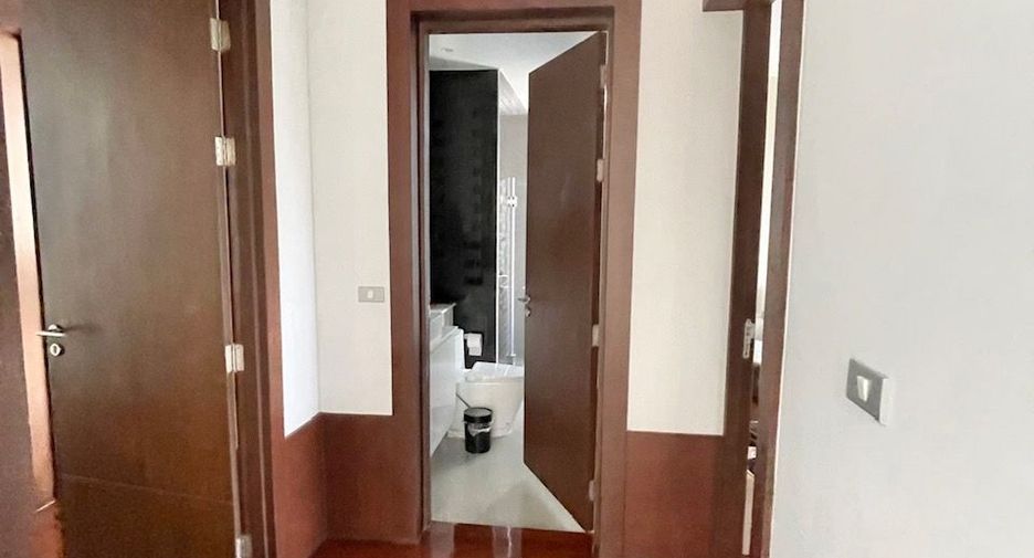 For rent 3 ベッドルーム villa in Sattahip, Chonburi
