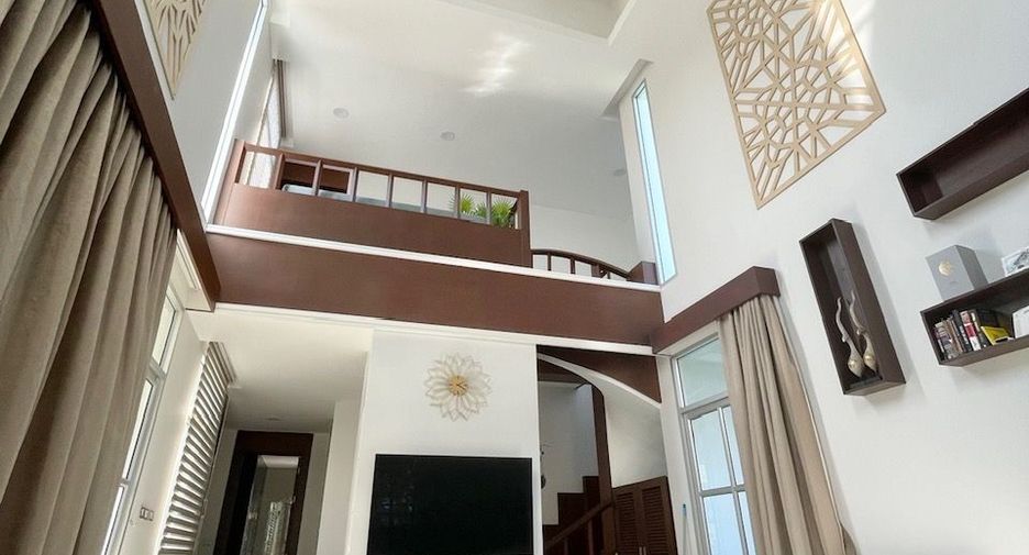 For rent 3 ベッドルーム villa in Sattahip, Chonburi