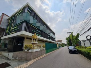 For sale office in Bang Kapi, Bangkok