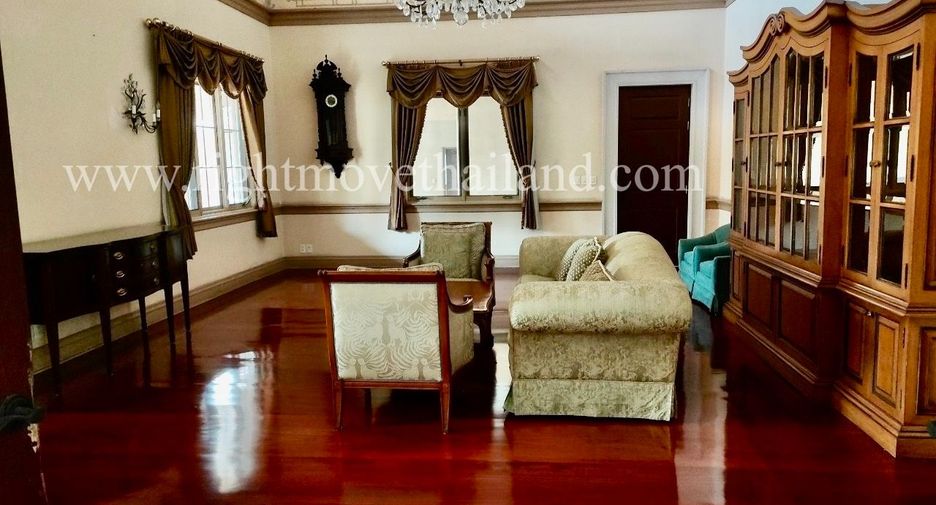 For rent 4 bedrooms house in Mueang Nonthaburi, Nonthaburi