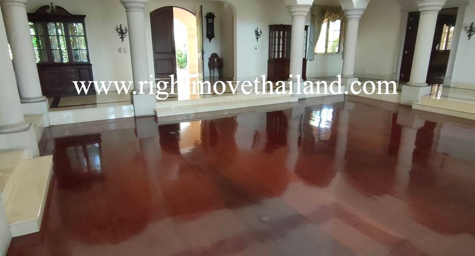 For rent 4 bedrooms house in Mueang Nonthaburi, Nonthaburi
