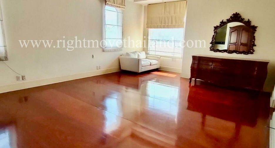 For rent 4 bedrooms house in Mueang Nonthaburi, Nonthaburi