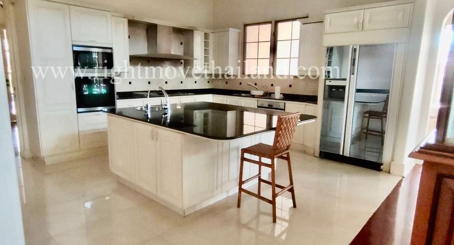 For rent 4 bedrooms house in Mueang Nonthaburi, Nonthaburi