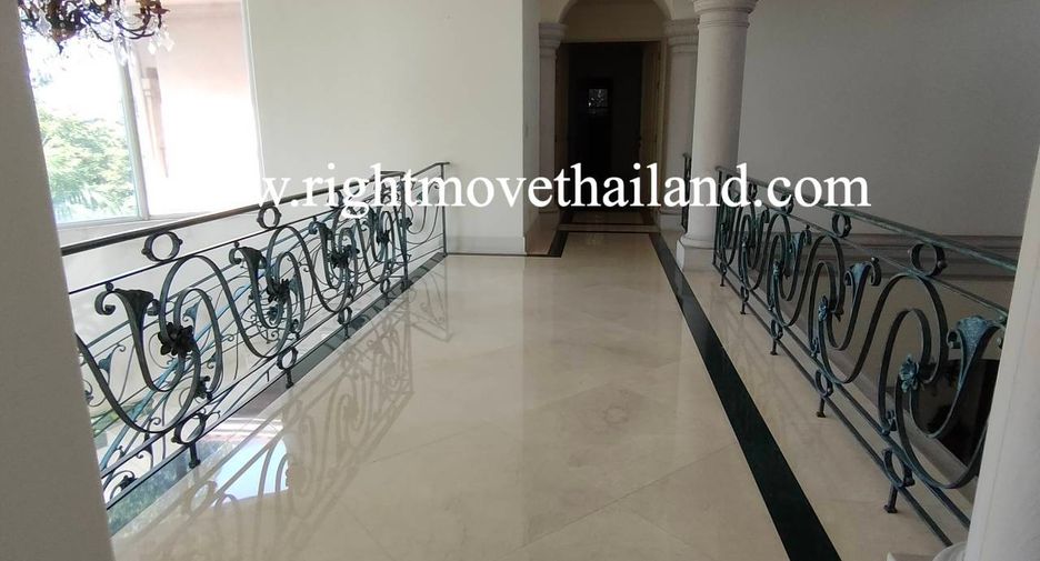 For rent 4 bed house in Mueang Nonthaburi, Nonthaburi