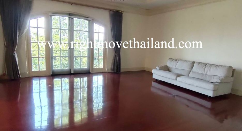 For rent 4 bedrooms house in Mueang Nonthaburi, Nonthaburi