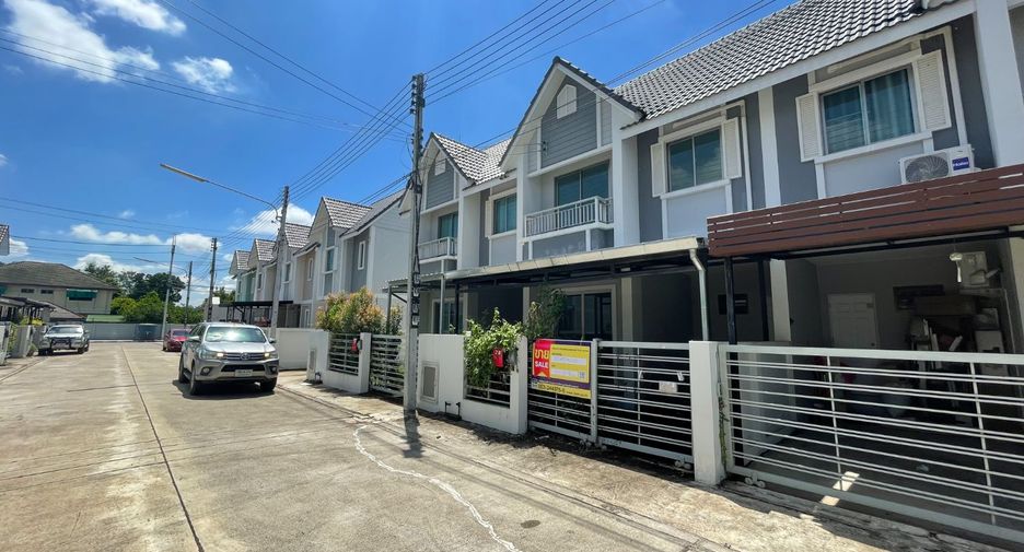 For sale 3 bed townhouse in Hang Dong, Chiang Mai