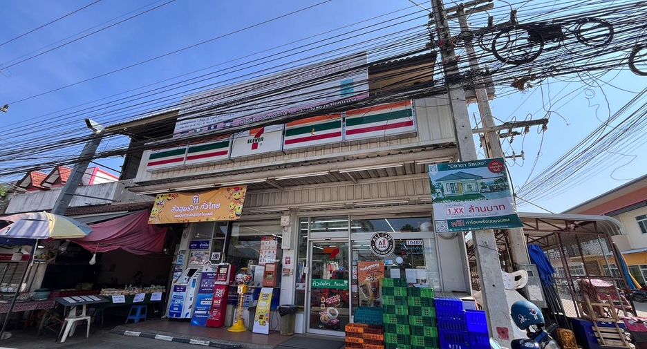 For sale 3 Beds retail Space in Mueang Lamphun, Lamphun