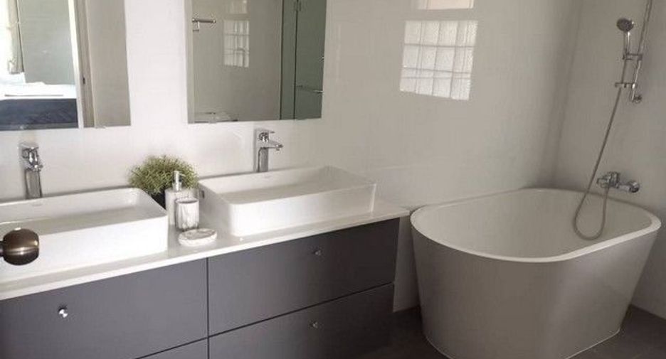 For rent 4 bedrooms house in Pak Kret, Nonthaburi