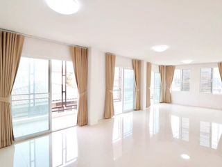 For rent 3 Beds office in Mueang Nonthaburi, Nonthaburi