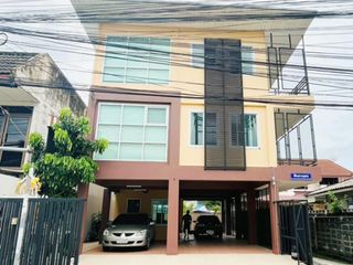 For rent 3 bed office in Mueang Nonthaburi, Nonthaburi