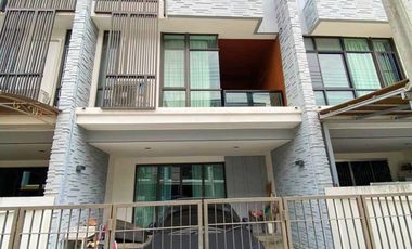 For sale 3 bed townhouse in Bang Phli, Samut Prakan