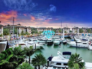 For sale 3 bedrooms apartment in Mueang Phuket, Phuket