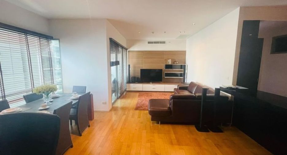 Condo en alquiler y en venta de 3 habitaciones en Khlong Toei, Bangkok