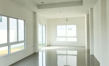 For sale 3 bedrooms house in Lat Krabang, Bangkok