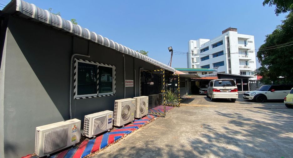 For rent retail Space in Lat Phrao, Bangkok