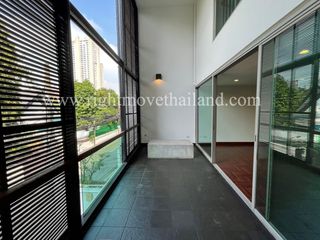 Casa adosada en alquiler de 4 habitaciones en Watthana, Bangkok