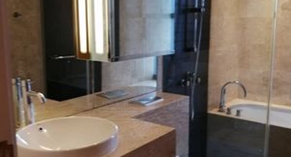 For rent and for sale 2 bedrooms condo in Yan Nawa, Bangkok