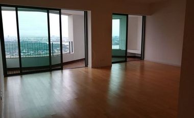 For rent and for sale 2 bedrooms condo in Yan Nawa, Bangkok