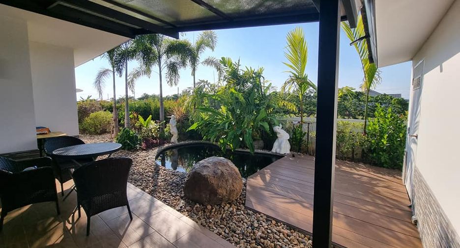 For rent 3 bedrooms villa in Saraphi, Chiang Mai