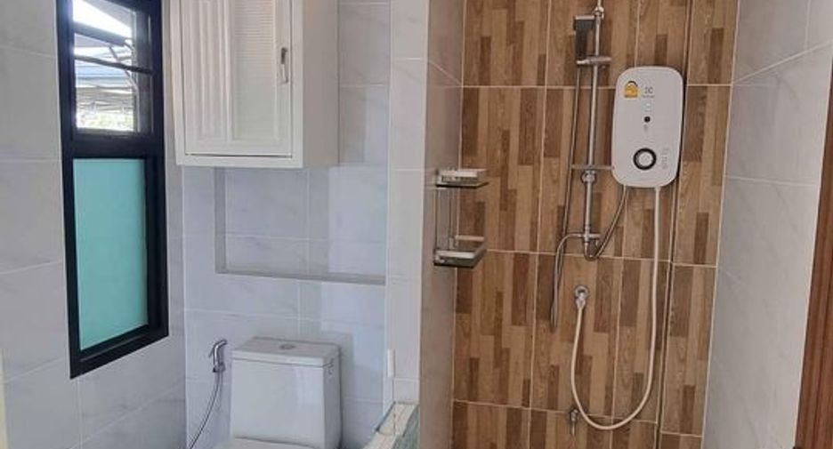 For rent 3 bedrooms villa in Saraphi, Chiang Mai