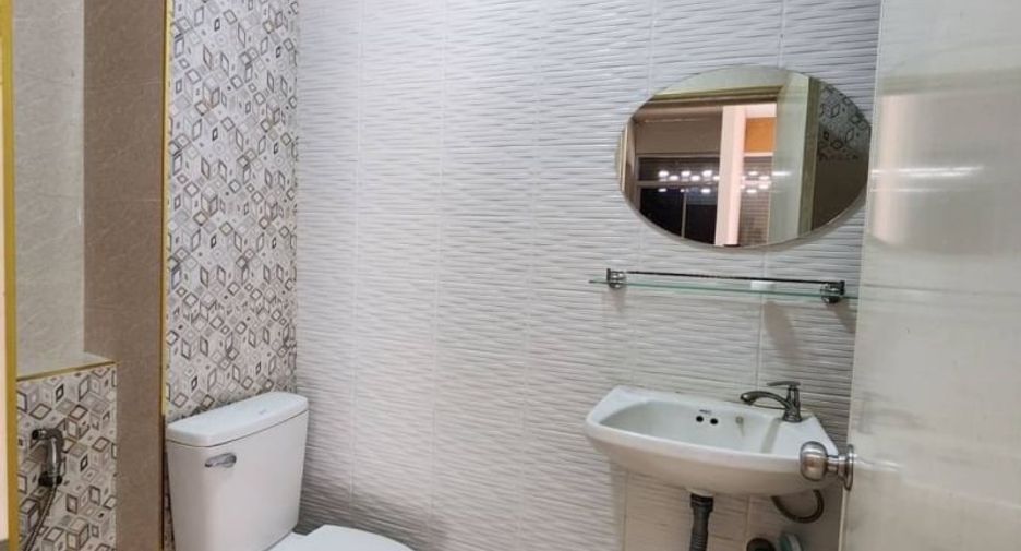 Local comercial en venta en Si Racha, Chonburi