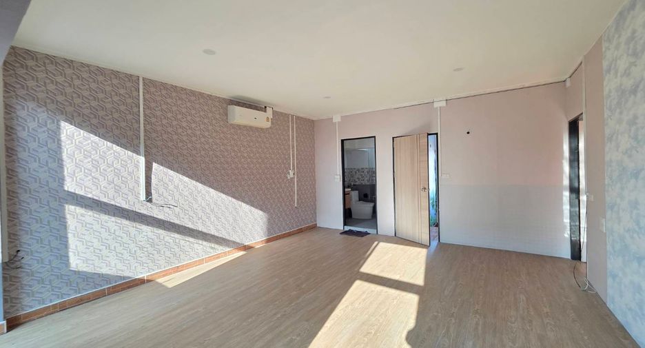 Local comercial en venta en Si Racha, Chonburi