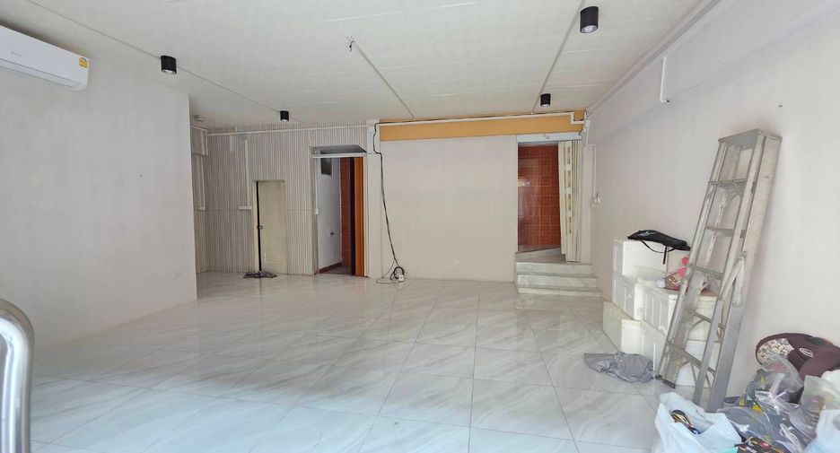 Local comercial en venta en Si Racha, Chonburi