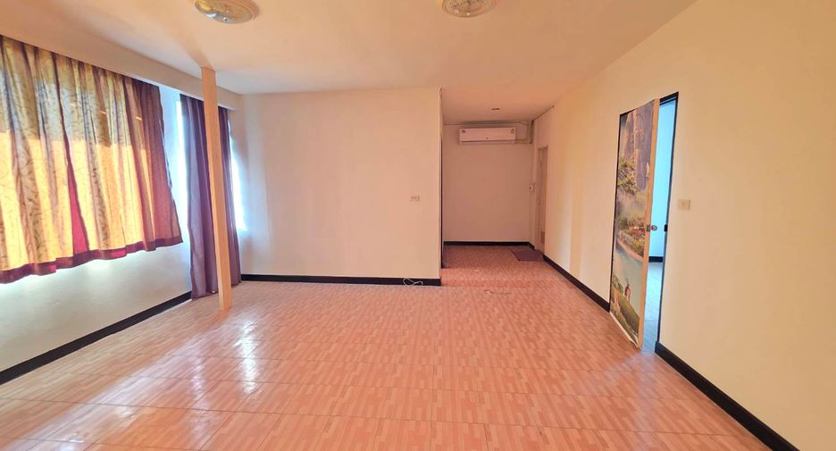Local comercial en venta en Si Racha, Chonburi