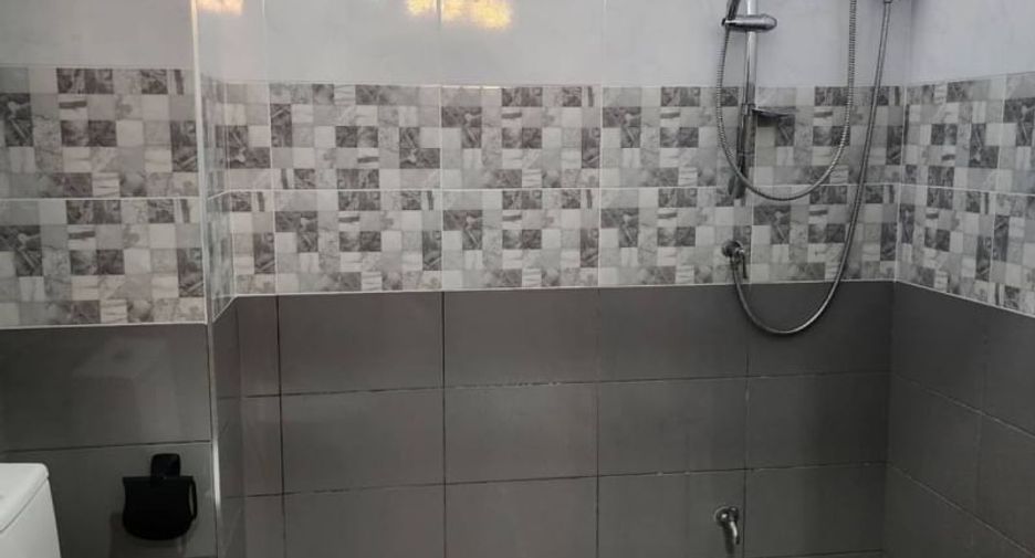 Local comercial en venta en Si Racha, Chonburi
