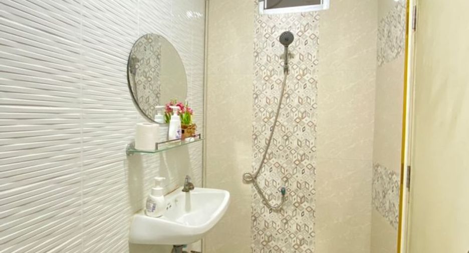 Local comercial en venta en Si Racha, Chonburi