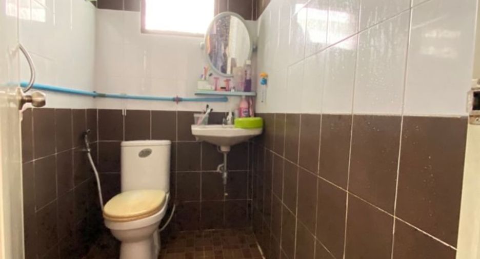 Local comercial en venta en Si Racha, Chonburi