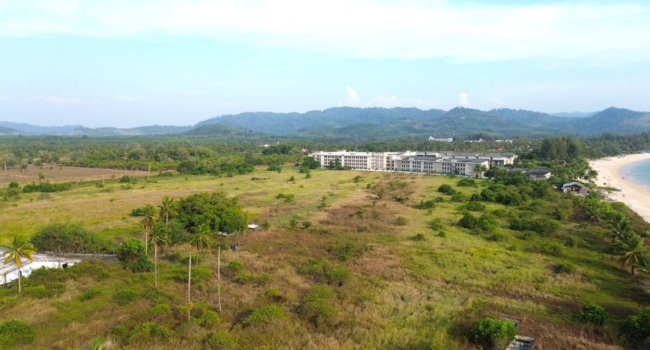 Terreno en venta en Takua Pa, Phang Nga