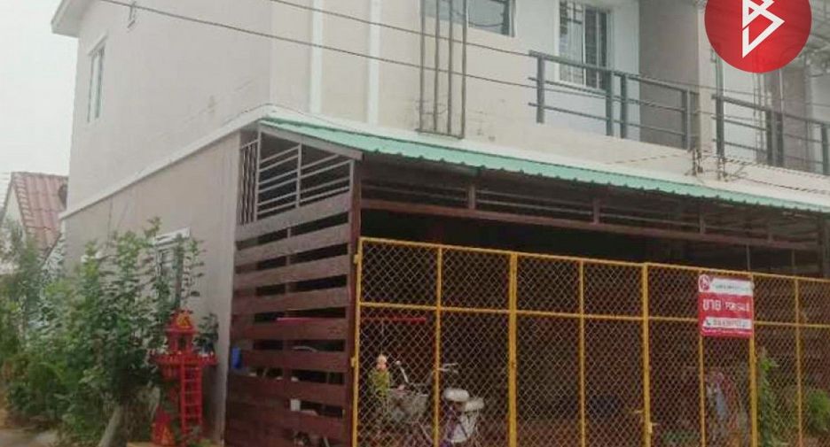 For sale 3 bed townhouse in Si Maha Phot, Prachin Buri