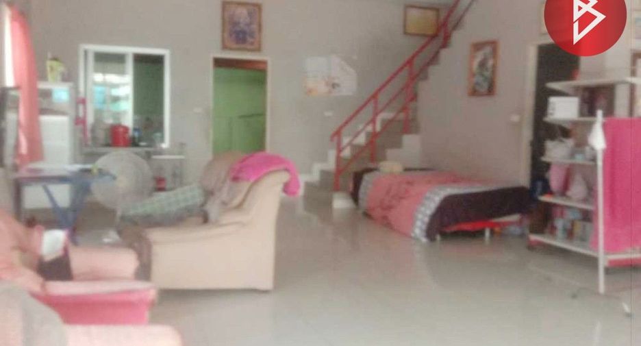 For sale 3 bed townhouse in Si Maha Phot, Prachin Buri