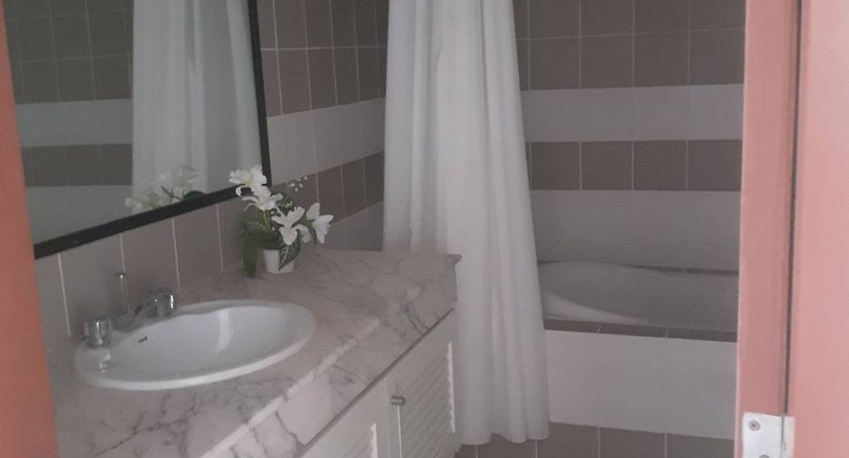 À vendre 2 chambres condo à Mueang Chon Buri, Chonburi
