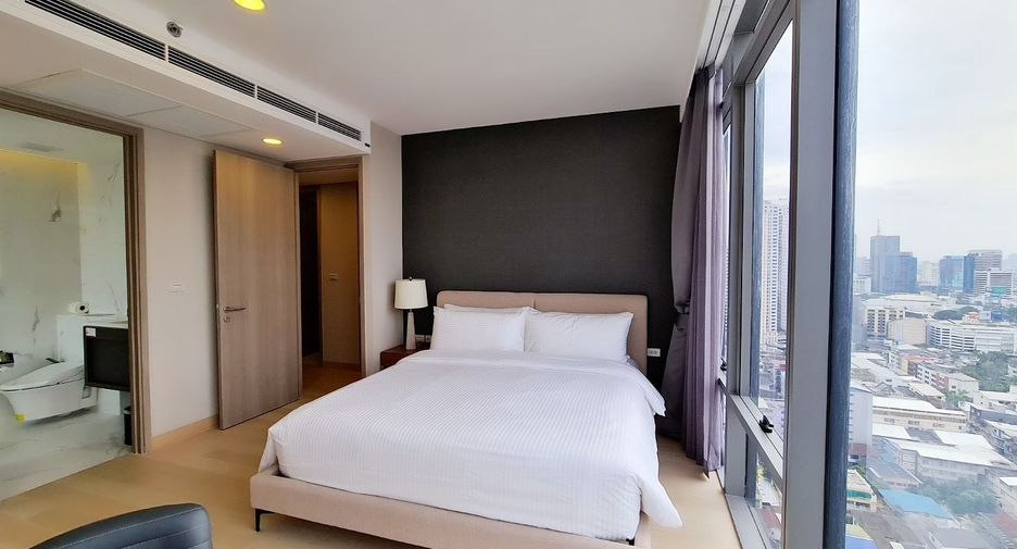For rent 2 bedrooms condo in Khlong Toei, Bangkok