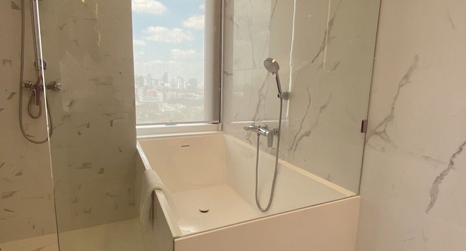 For rent 2 bedrooms condo in Khlong Toei, Bangkok