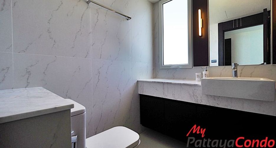 For sale 2 ベッドルーム condo in Bang Lamung, Chonburi