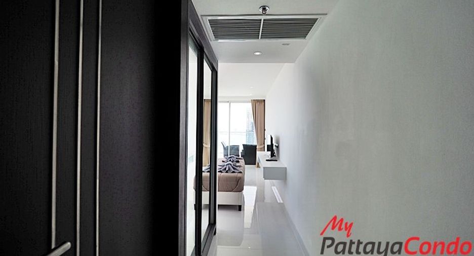 For sale 2 ベッドルーム condo in Bang Lamung, Chonburi