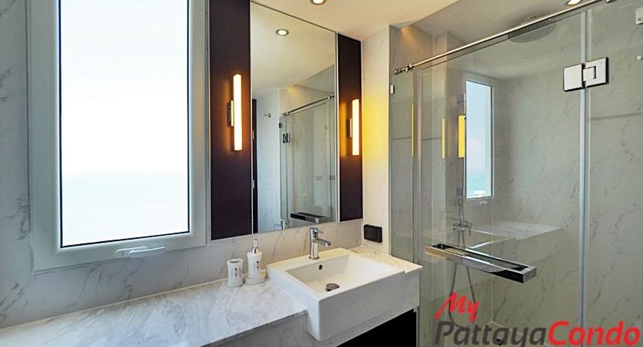 For sale 2 ベッドルーム condo in Bang Lamung, Chonburi