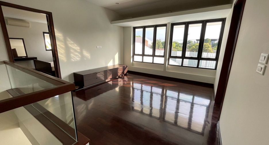 Casa en alquiler de 5 habitaciones en Suan Luang, Bangkok