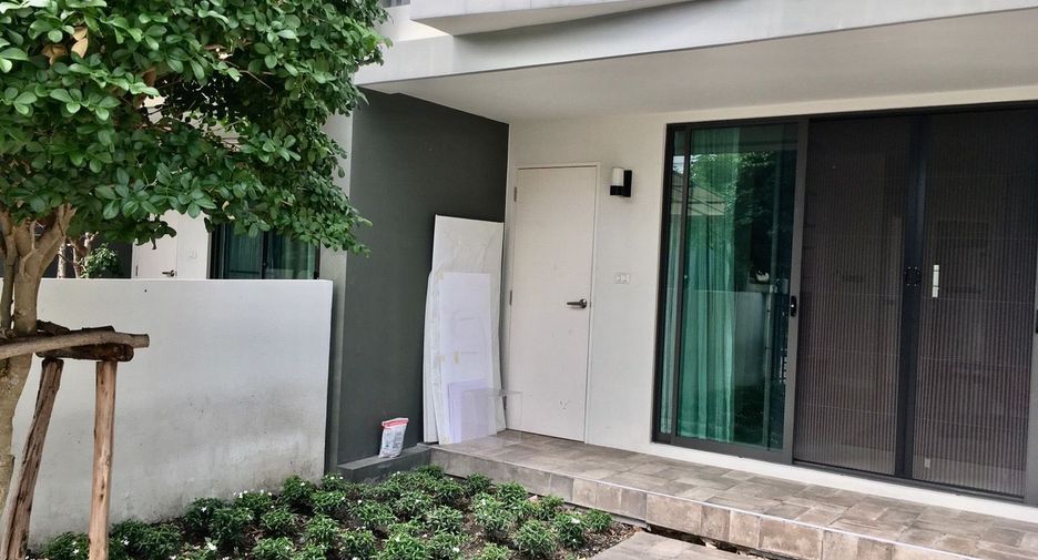 For sale 2 Beds townhouse in Taling Chan, Bangkok