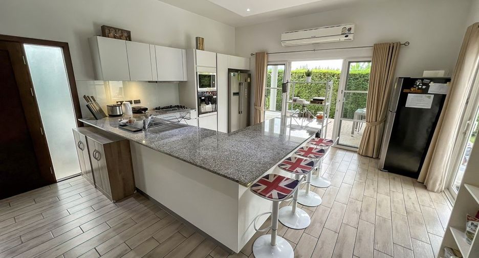 For sale 4 bedrooms villa in Hua Hin, Prachuap Khiri Khan