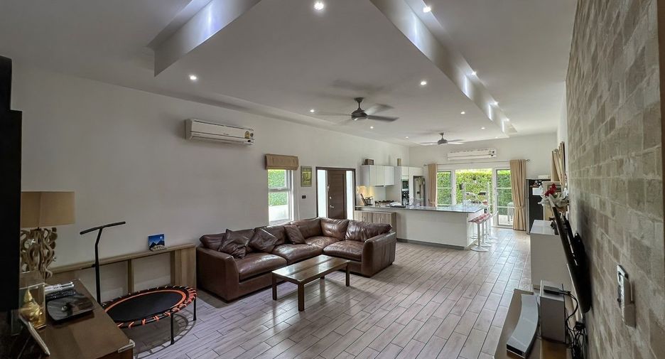 For sale 4 bedrooms villa in Hua Hin, Prachuap Khiri Khan