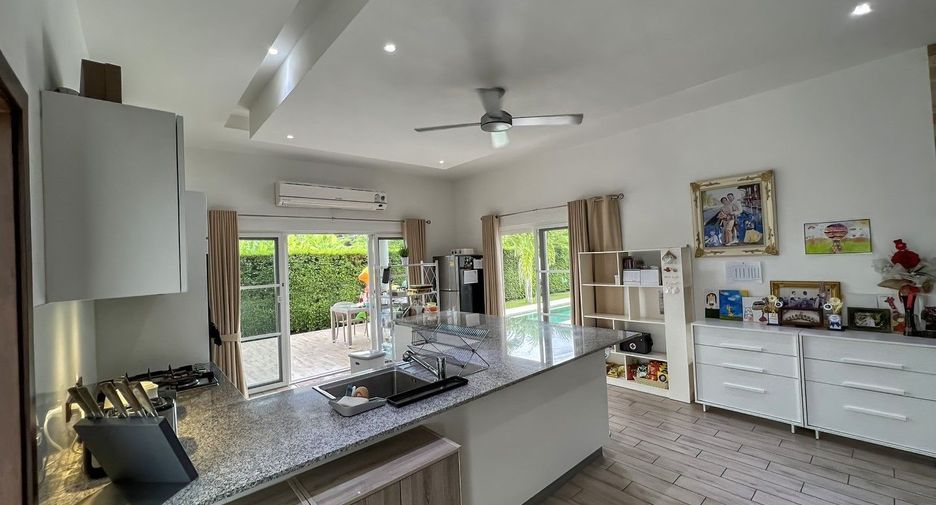 For sale 4 bedrooms villa in Hua Hin, Prachuap Khiri Khan